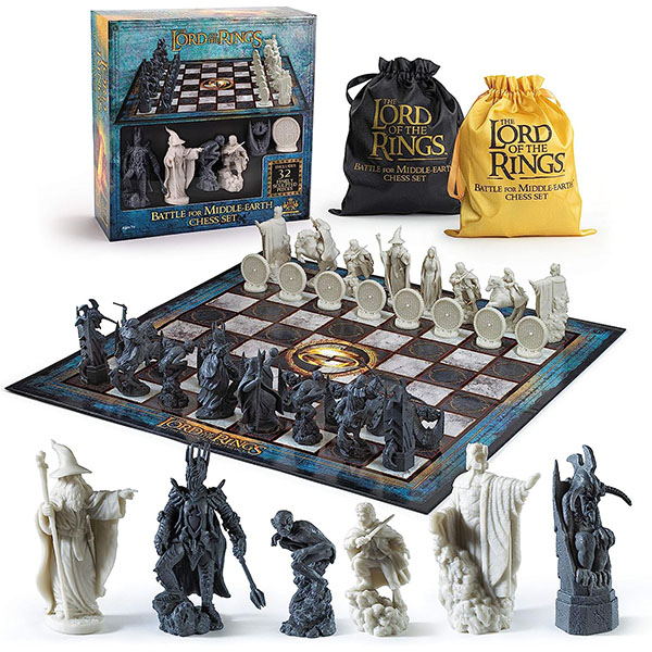 The Noble Collection The Lord of The Rings - Chess Set: Battle for Middle-Earth,Black, for 5 Players